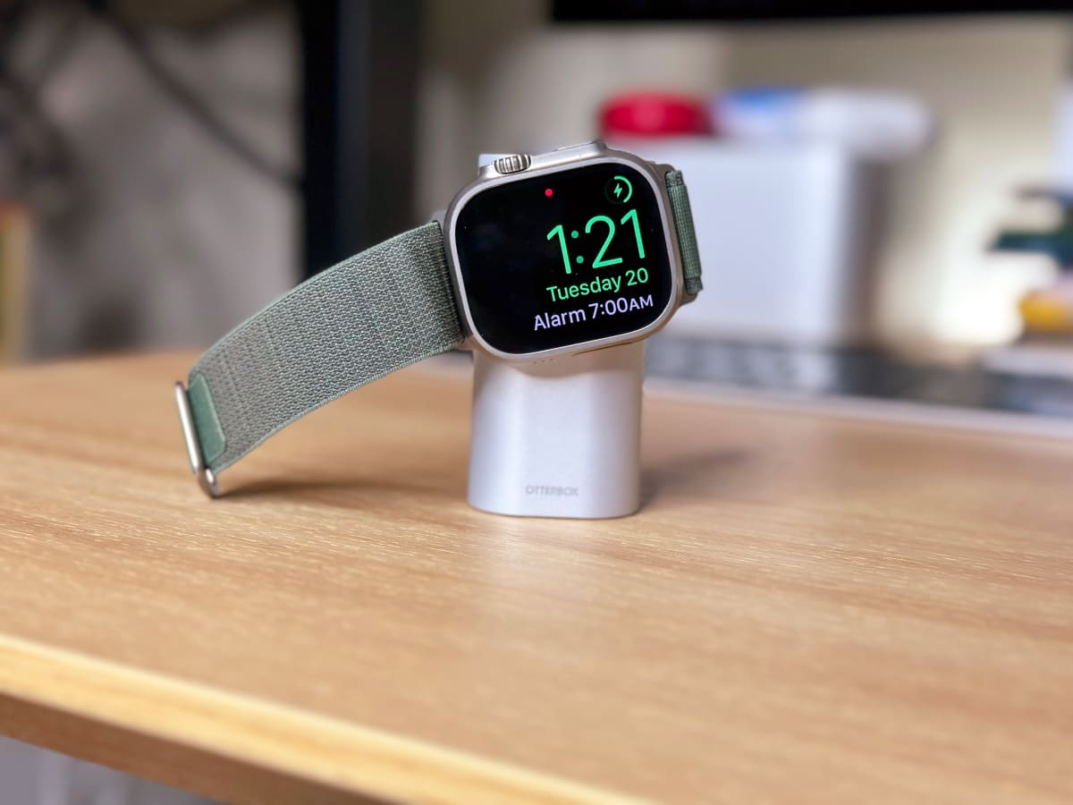 This Charging Accessory Is a Must-Have for Apple Watch Owners