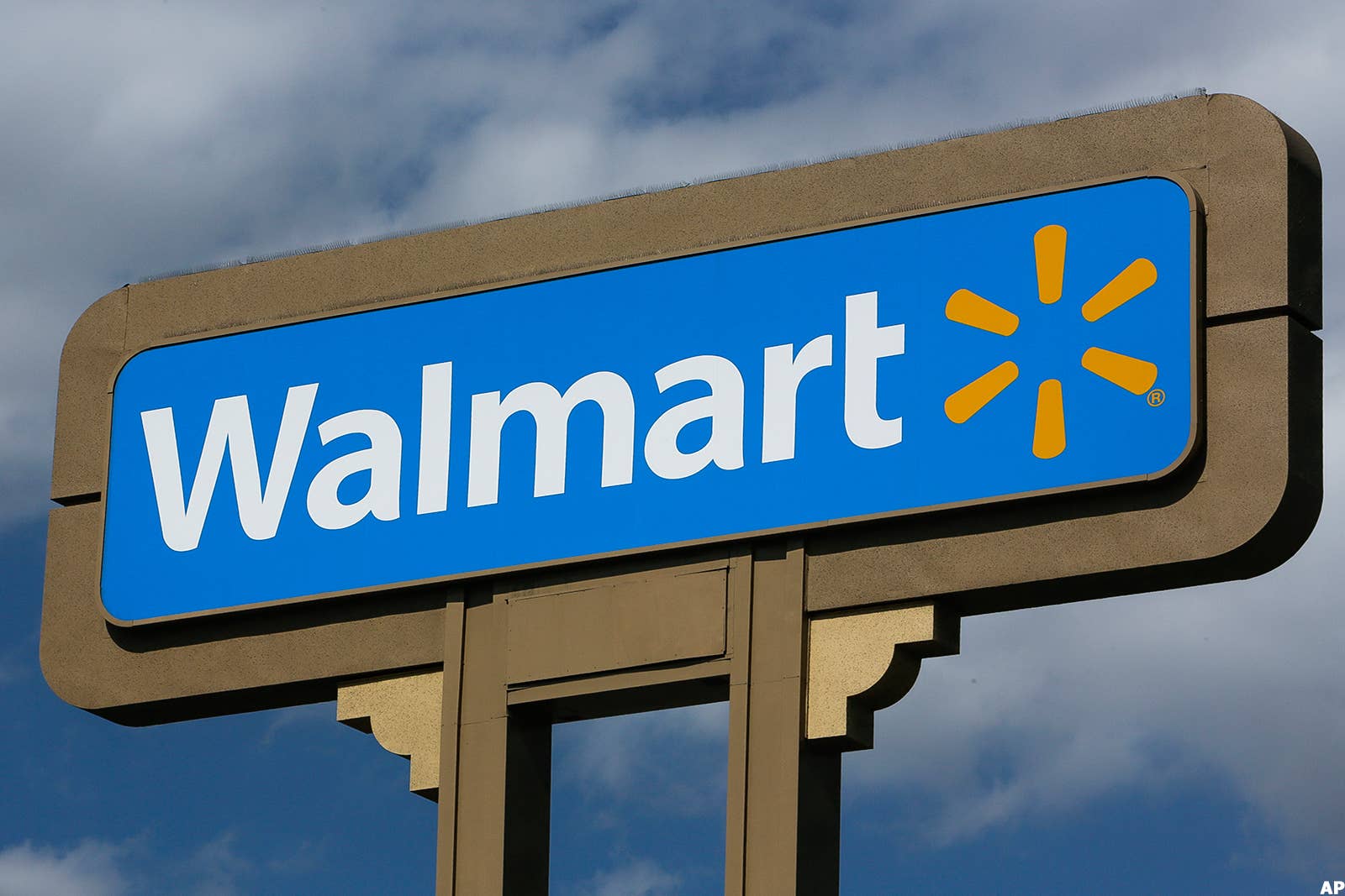 Walmart is selling a $360 massage recliner for $200 - TheStreet Walmart is selling a $360 massage recliner for $200 - TheStreet