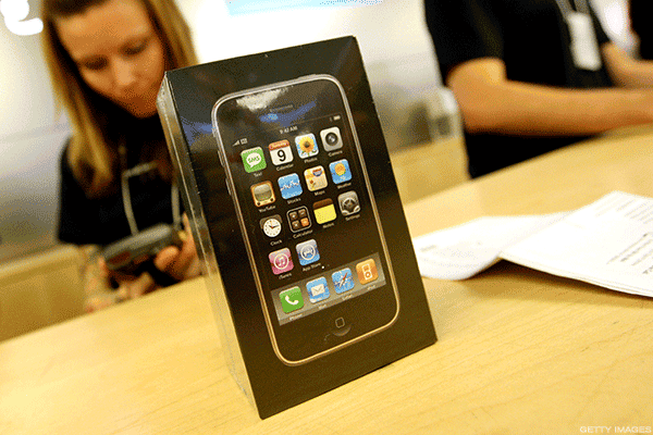 How Apple Changed the World of Smartphones One Update at a Time - TheStreet