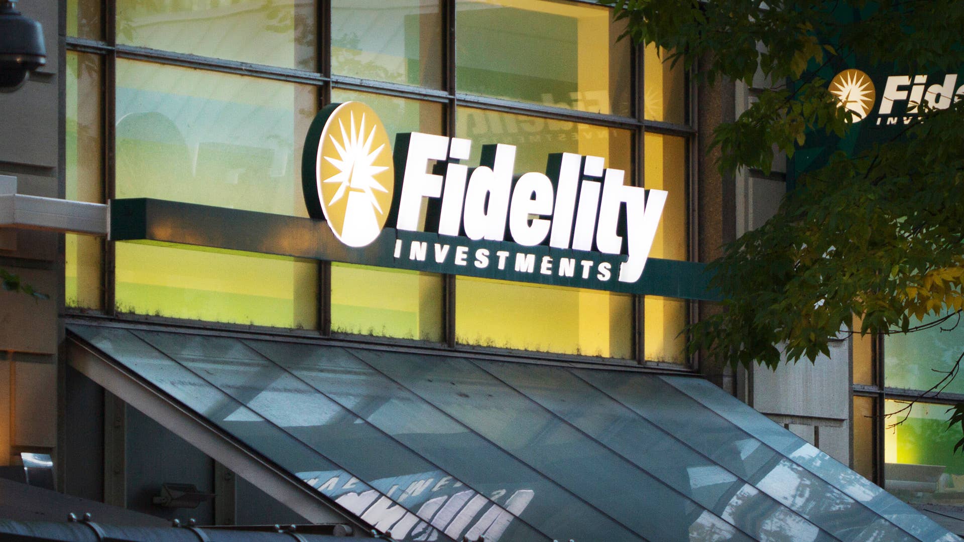 The Fidelity Dividend ETF Beating Vanguard and Schwab in 2025 - TheStreet