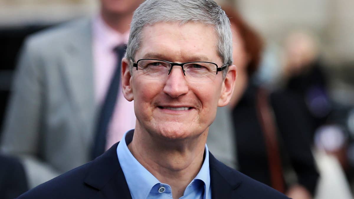 Veteran analyst drops 6-word verdict on Apple’s $100 billion investment ...