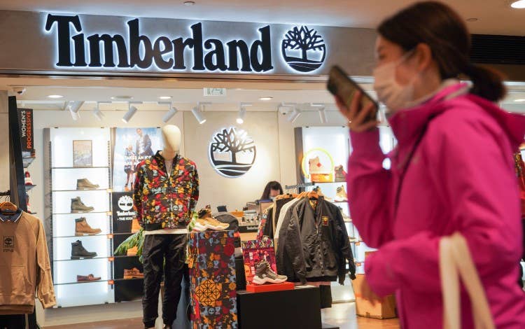 Timberland is selling $130 waterproof hiking boots for $120 - TheStreet
