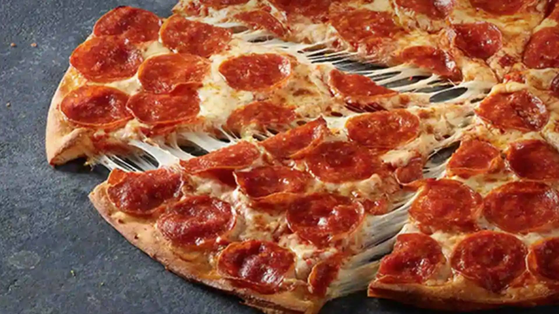 Popular pizza chain battles key customer problem - TheStreet