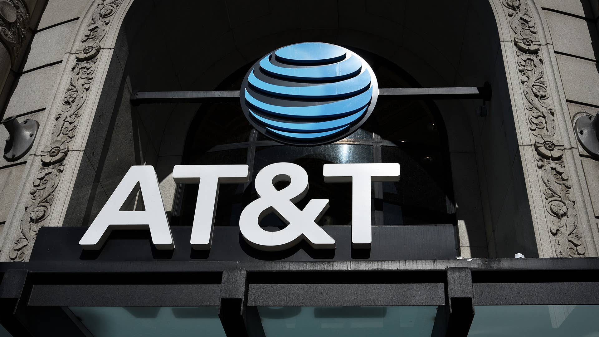 AT&T making move designed to outrage older Americans - TheStreet