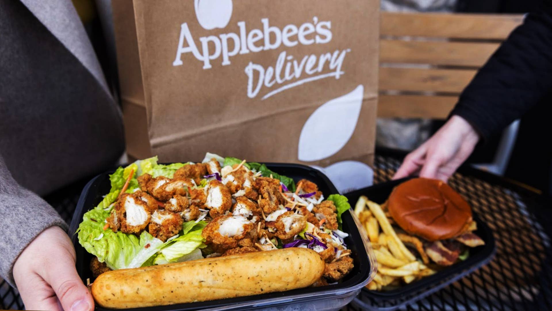 Applebee's, IHOP CEO sounds the alarm on customer behavior - TheStreet