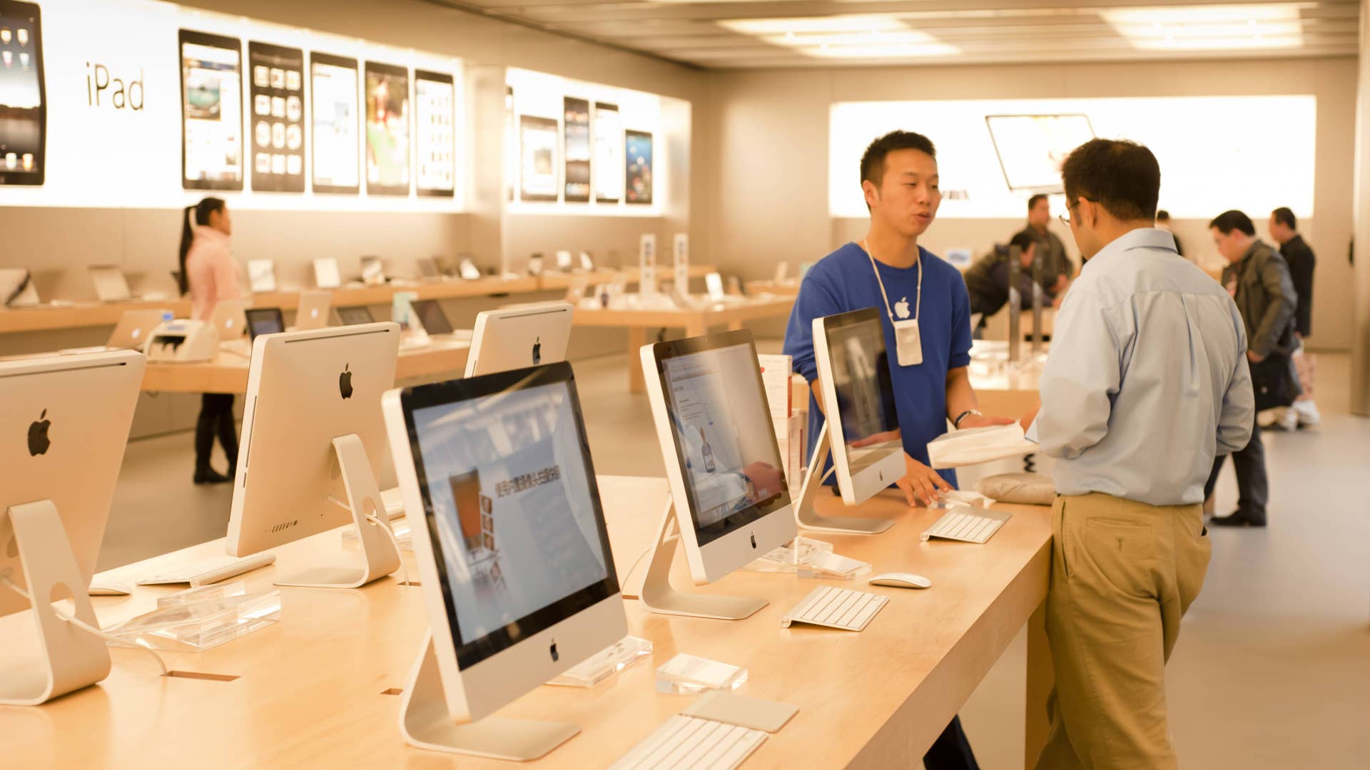 Apple announces major store closing and new opening - TheStreet - Countertop Store For Tie Collections From Apple