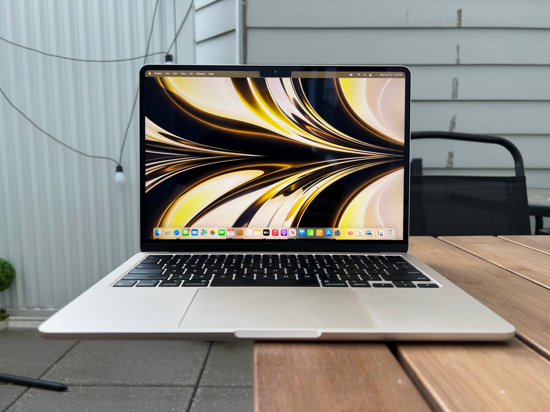 MacBook Air with M2 Review: Modern Design + Modern Performance 