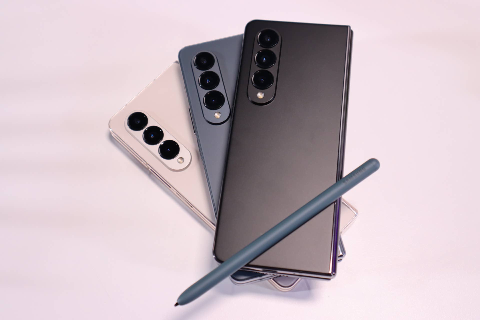Samsung Galaxy Z Fold 4 Hands-On: We Tried The Flagship Foldable