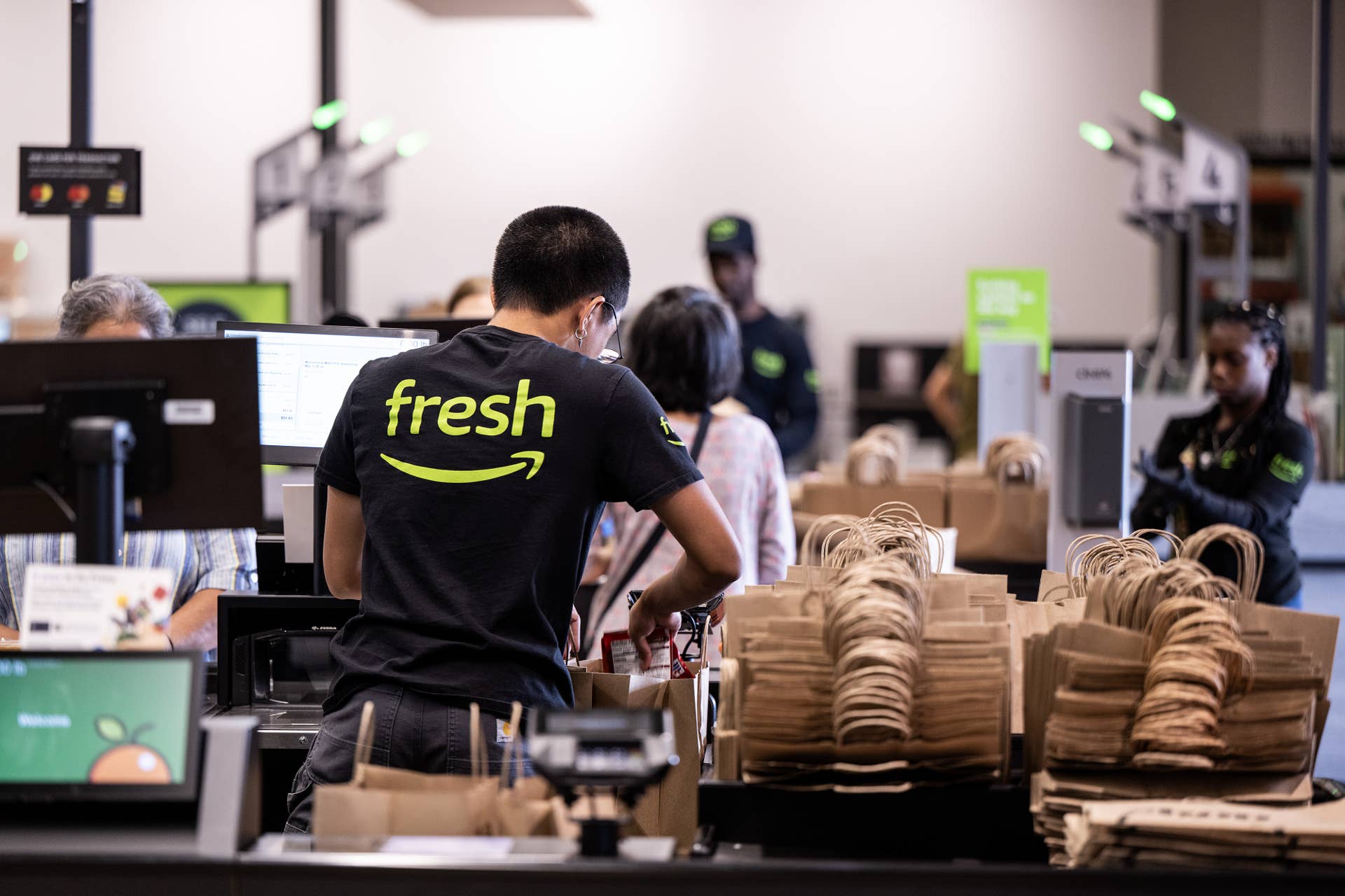 Amazon jobs: How to work for one of the world's largest retailers ...
