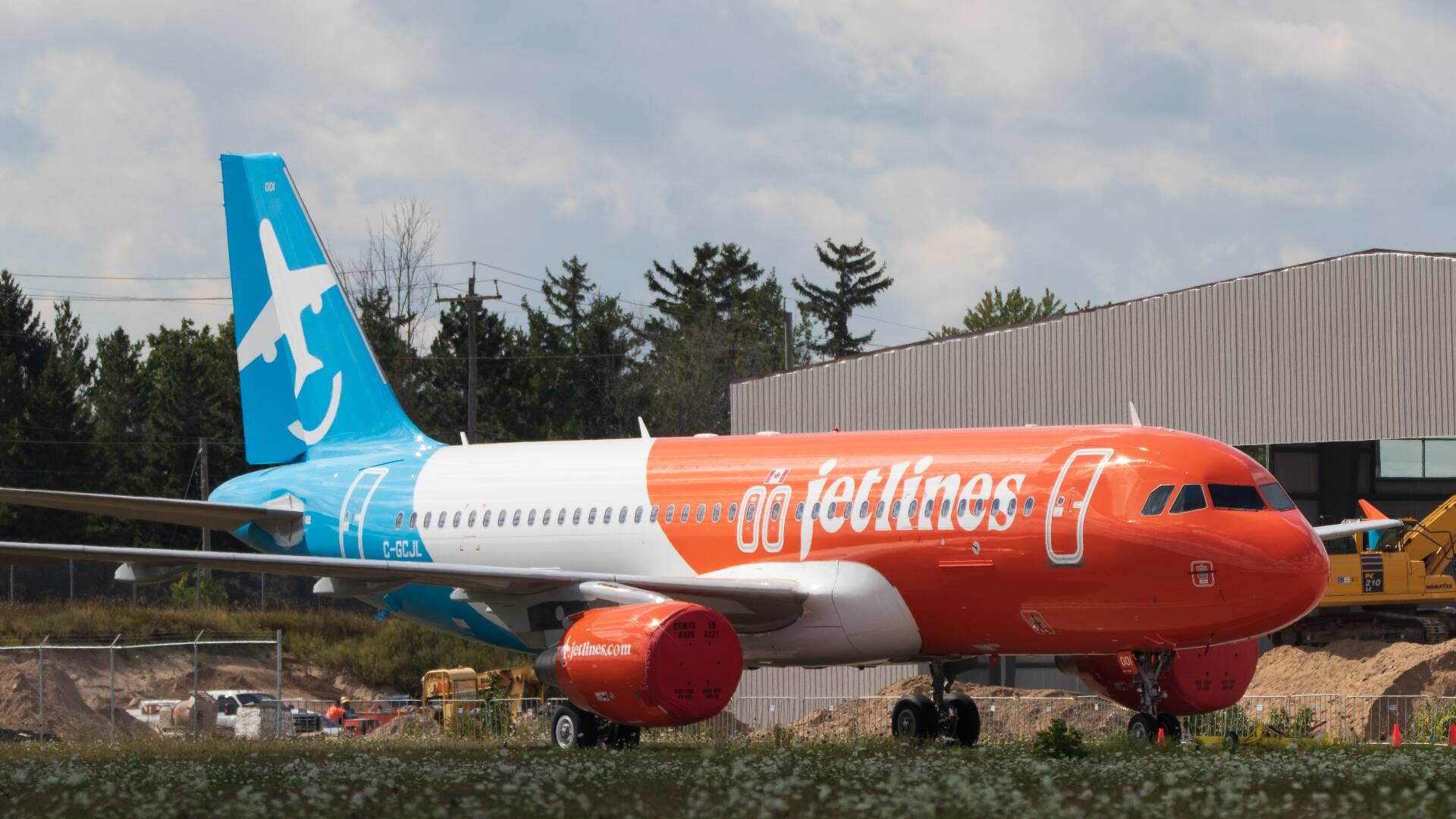 Bankrupt Regional Airline Leaves Airport Hanging TheStreet bankrupt-regional-airline-leaves-airport-hanging-thestreet