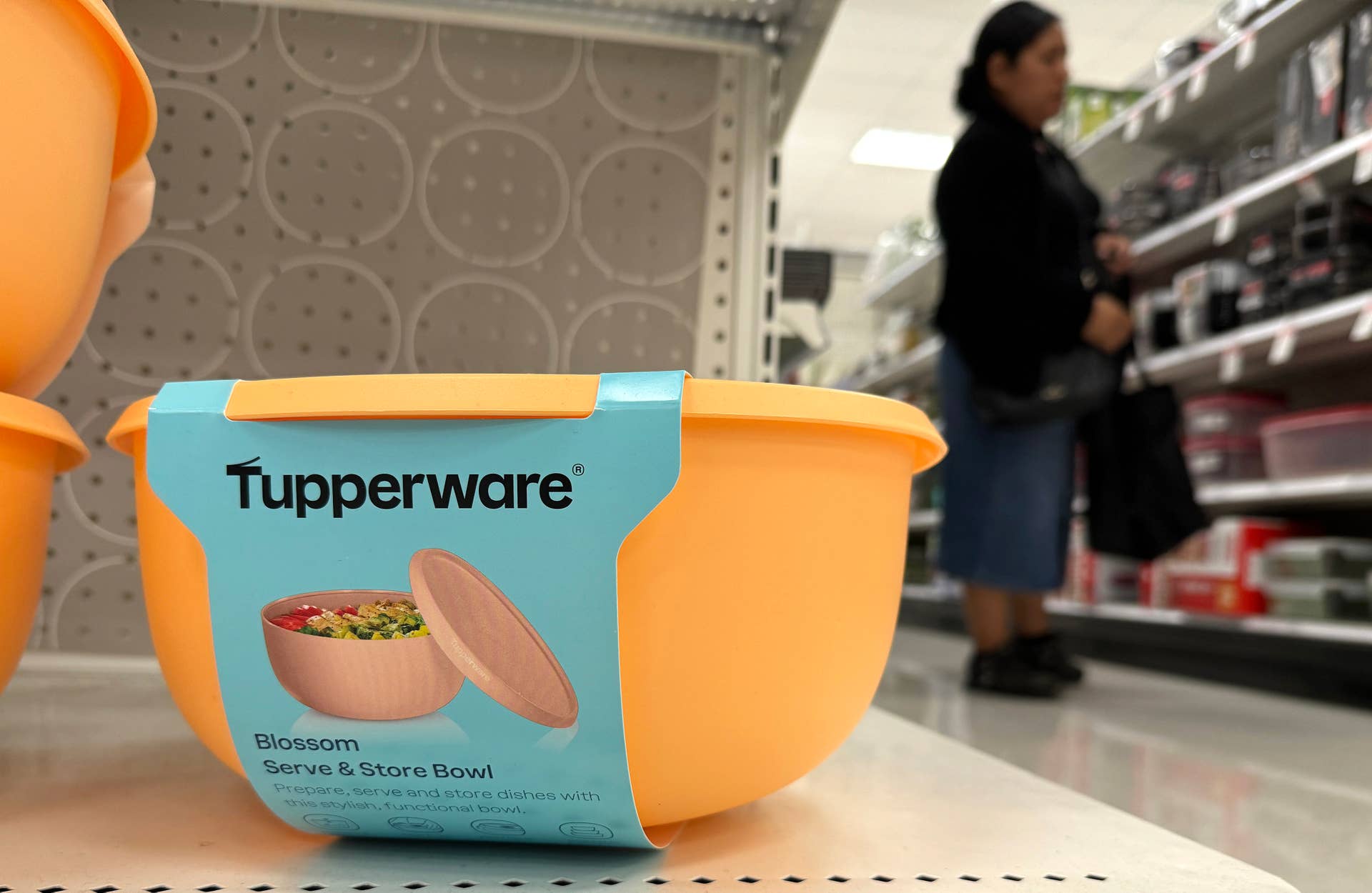Led Container Snack Tupperware sounds the alarm on a trend that led to bankruptcy - TheStreet