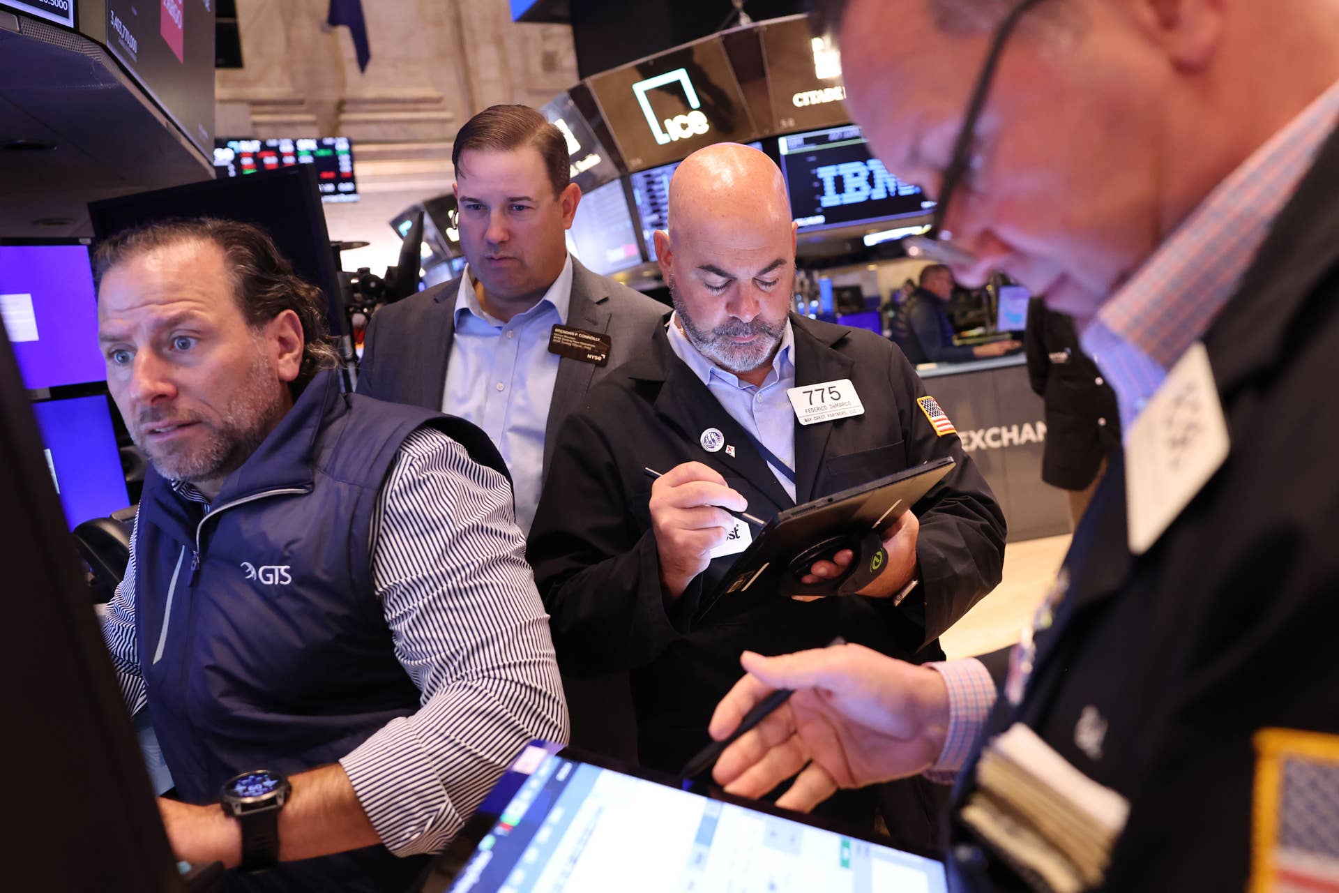 Veteran fund manager issues dire warning on stocks - TheStreet