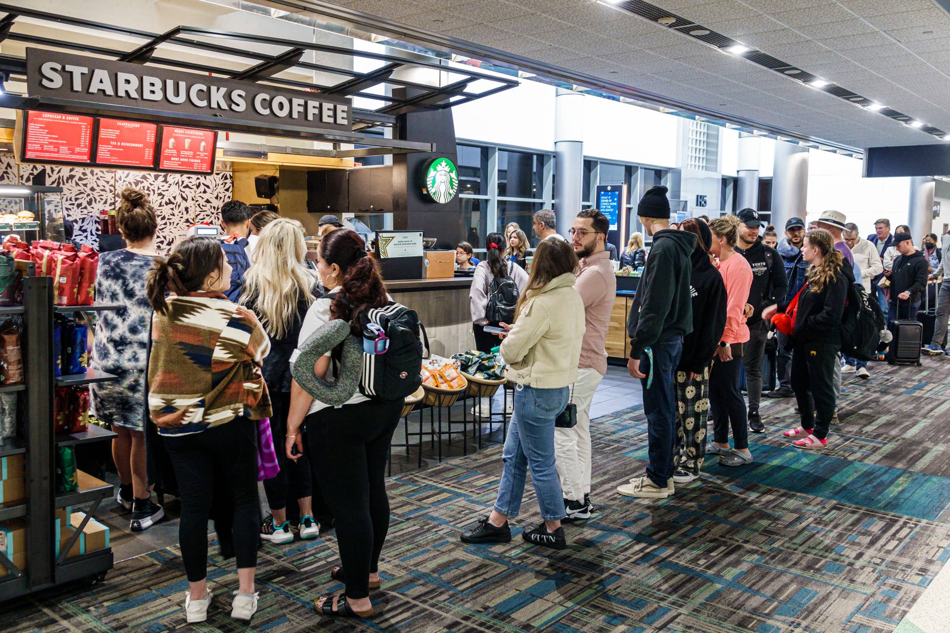 Starbucks baristas have a problem customers need to know about - TheStreet