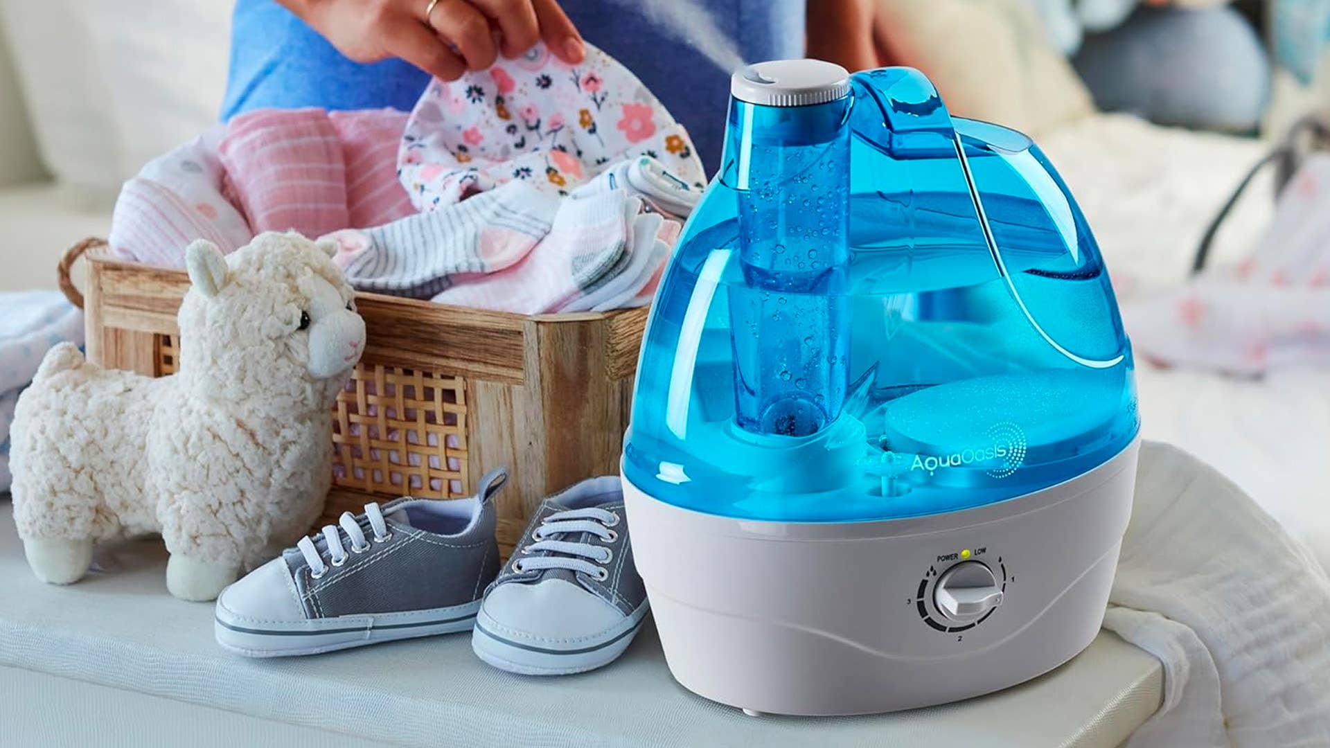 The AquaOasis Humidifier is just $30 on Amazon - TheStreet
