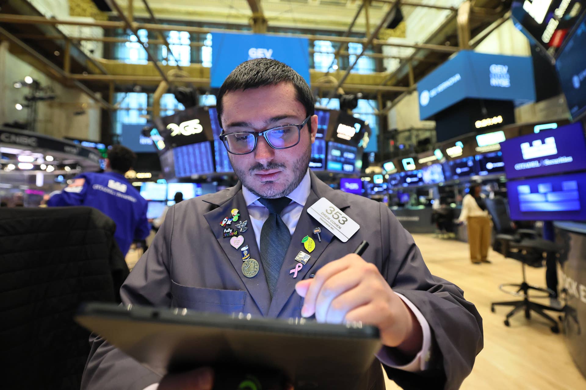 Stock Market Today: Russell 2000 Jumps Nearly 2% As Trump Tariff Case ...
