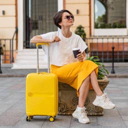 What are some late summer and early fall 2026 travel fashion trends