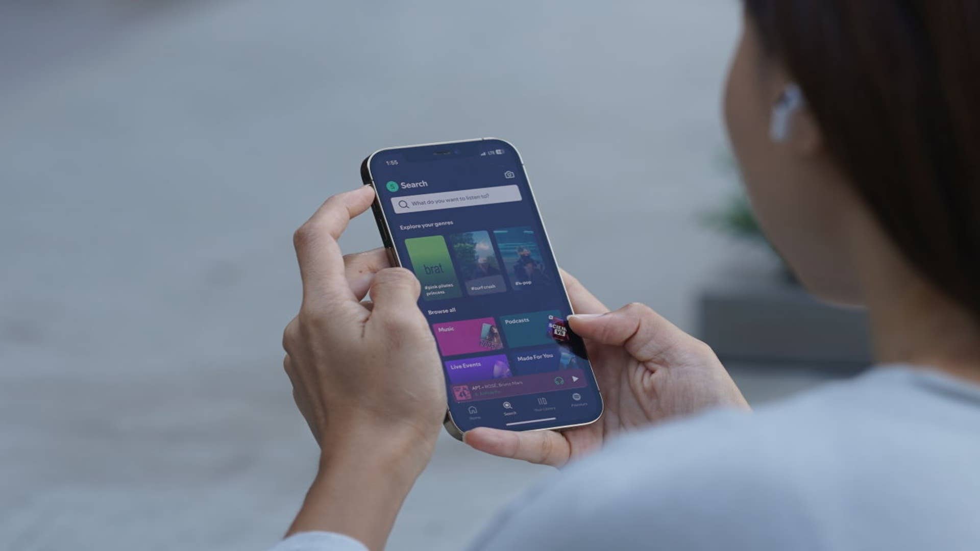 Spotify adds new messaging feature, letting users slide into DMs ...