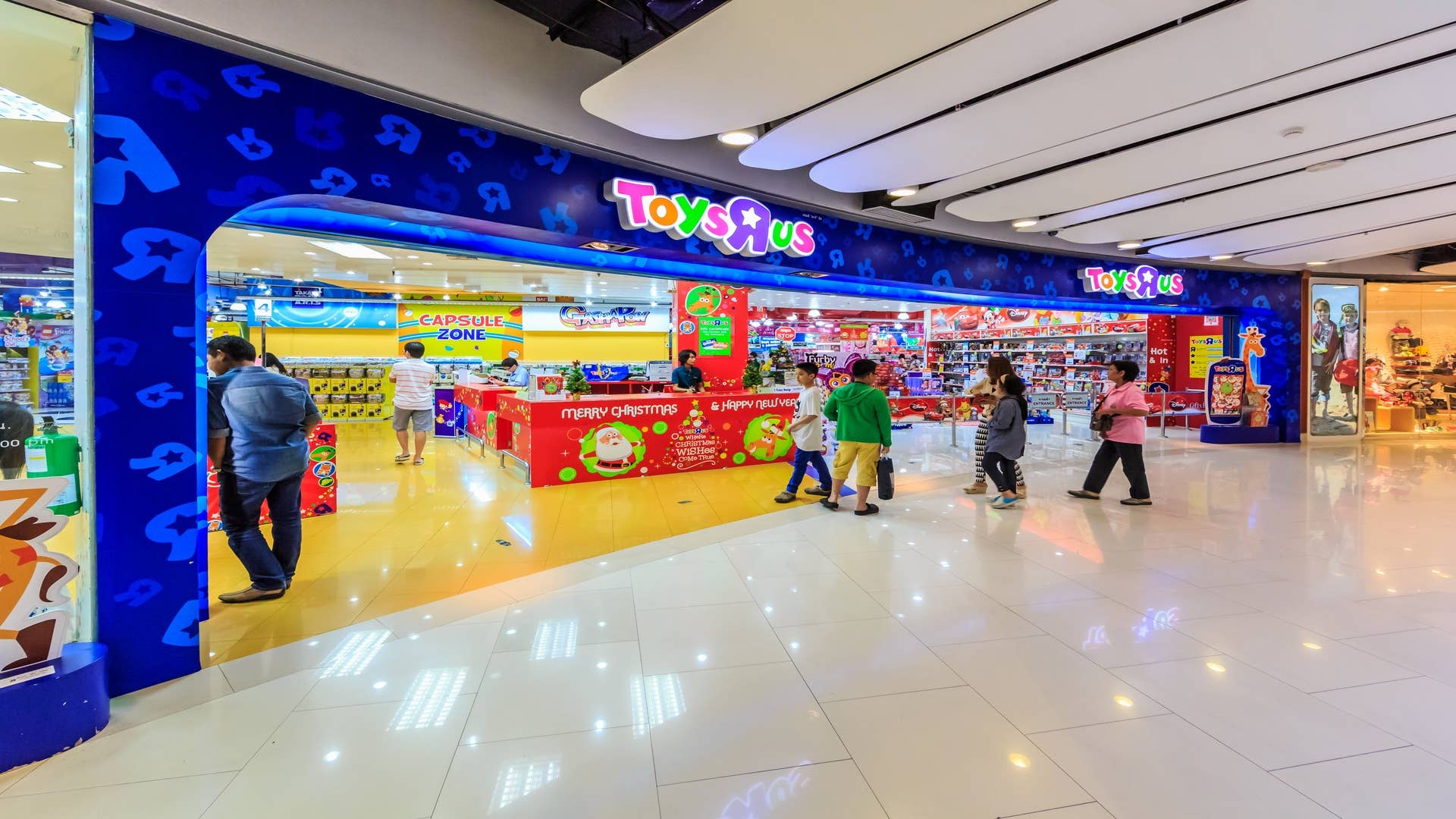 Toys R Us brings back big box toy stores in major markets - TheStreet