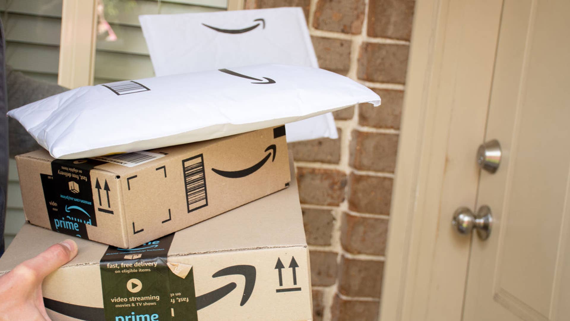 Amazon is selling a $25 4-layer jewelry box for only $12 - TheStreet