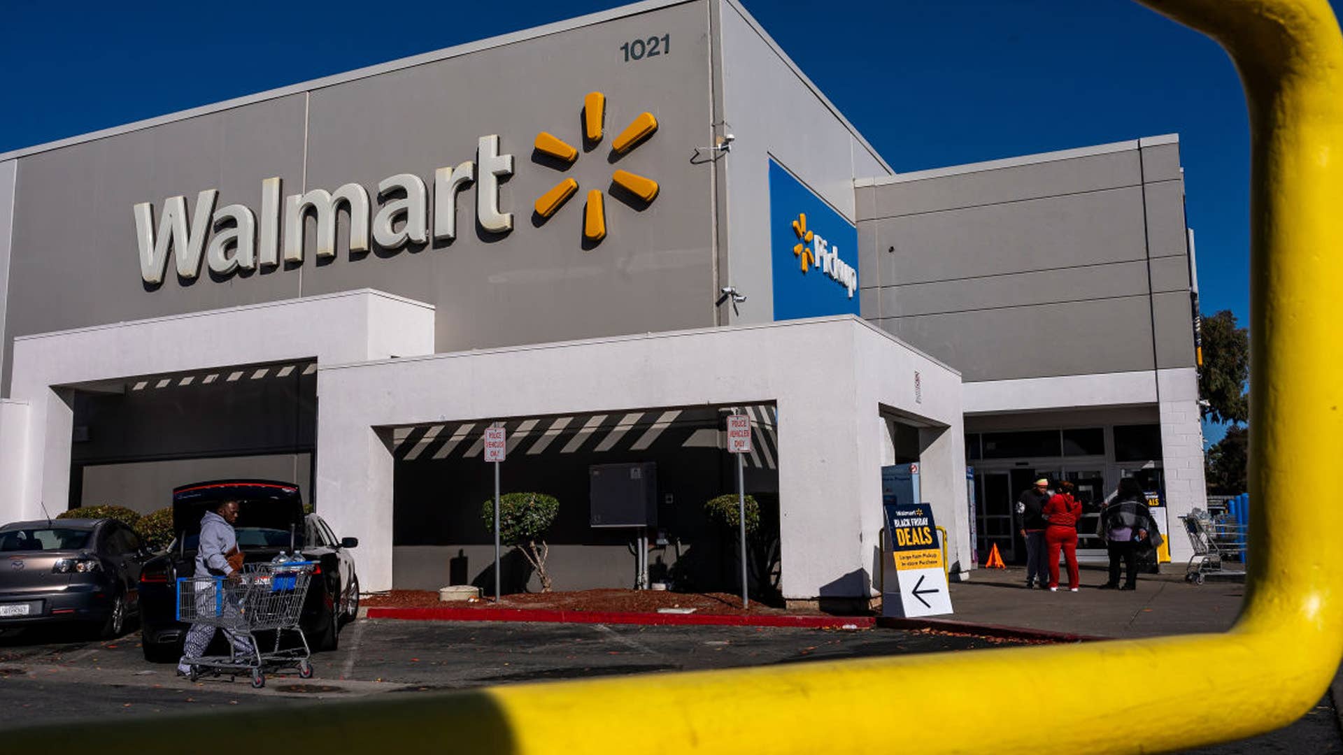 Walmart's top-rated $497 4-piece patio sectional dining set is 40% off
