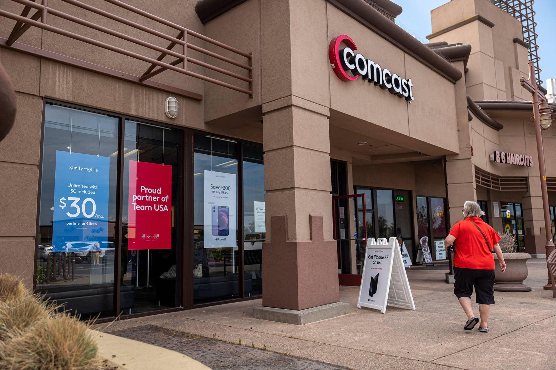 A Comcast store in Richmond, California, U.S., on Tuesday, July 27, 2021. Comcast Corp. is expected to release earnings figures on July 29. Photographer: David Paul Morris/Bloomberg via Getty Images