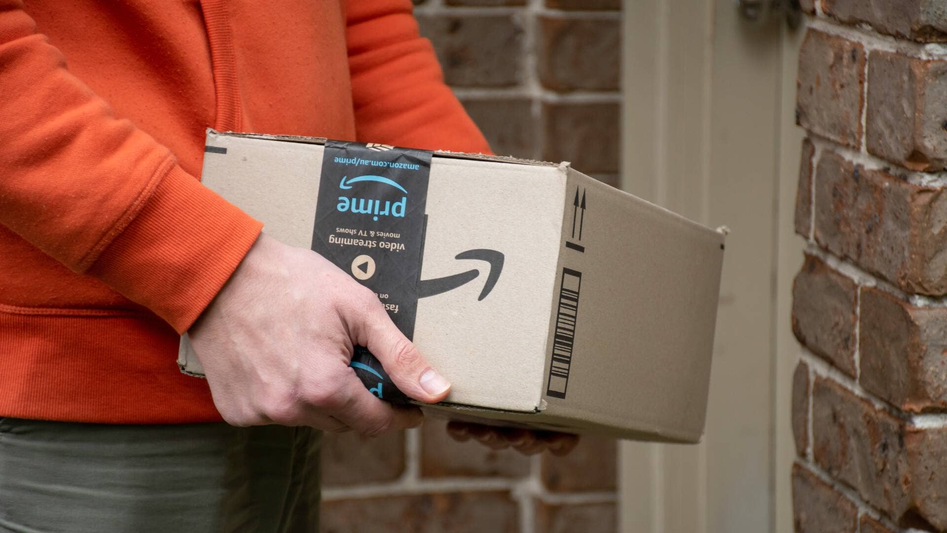 Amazon is selling flip-flops with extra arch support for just $20, and they come in 6 colors