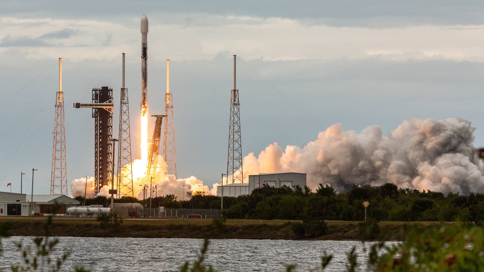 Space Z Rockets Elon Musk desperately needs your money to blow up more rockets - TheStreet