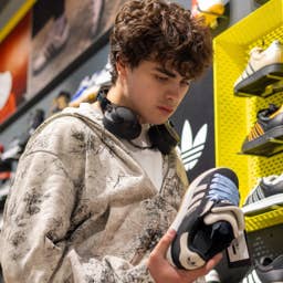 42-year-old sporting goods, sneakers chain closed over 175 stores