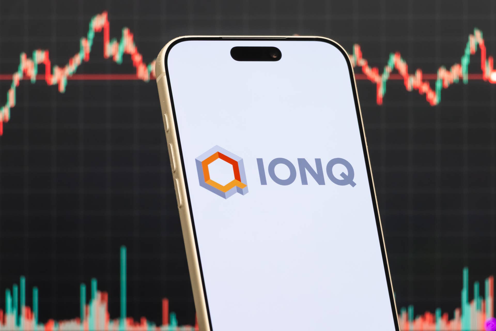 Quantum stock surges: IonQ stock climbs after earnings beat - TheStreet