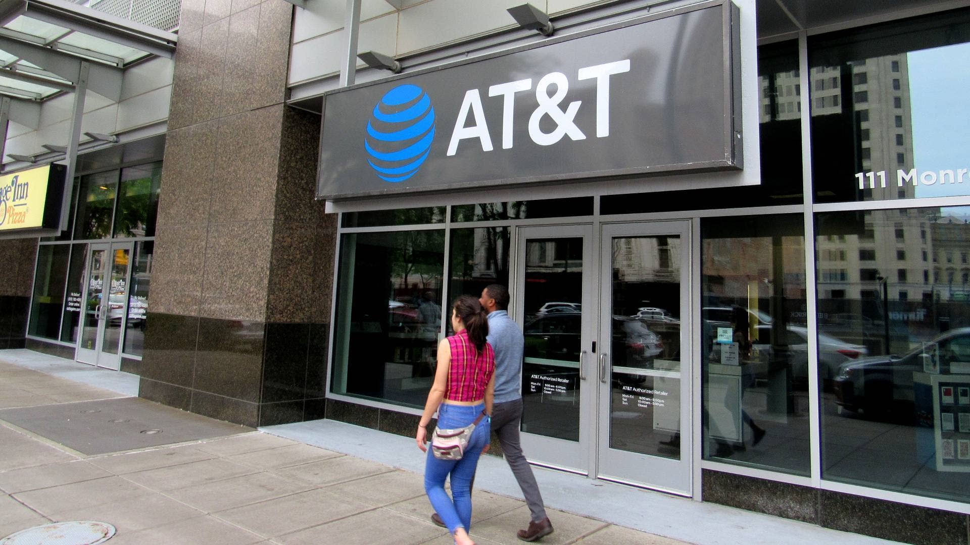 AT&T rolls out major upgrade for customers, challenging T-Mobile ...