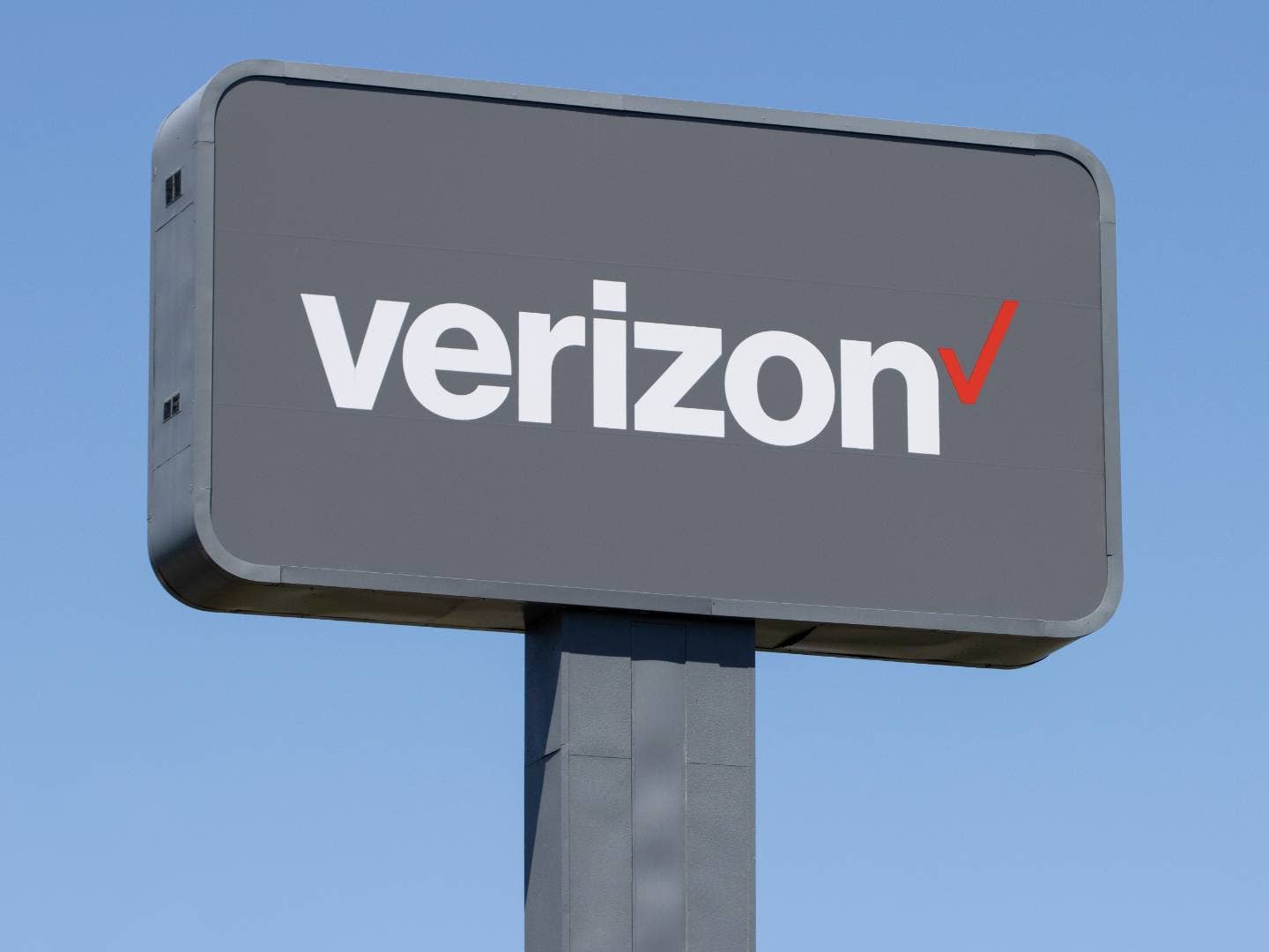 Verizon raises price on key discounted offer for customers - TheStreet