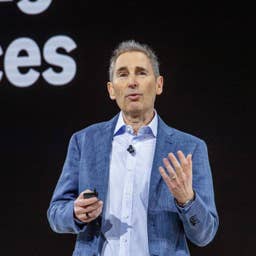 Amazon just made things uncomfortable for Elon Musk