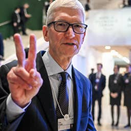 Apple stock sees stunning Wall Street twist before earnings