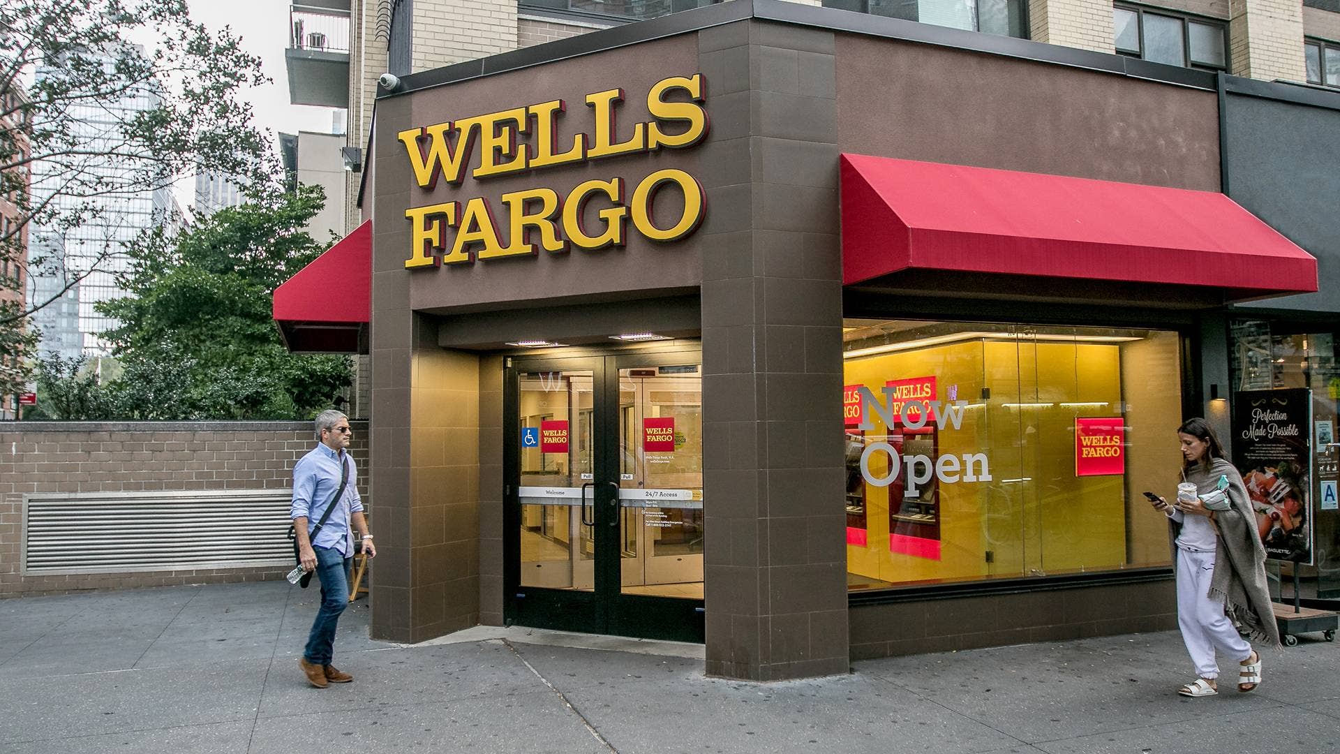 Wells Fargo sees a wealth-draining habit in how you pay - TheStreet
