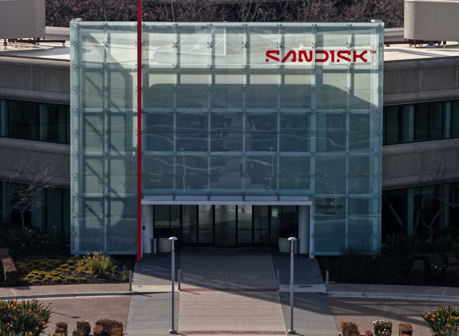 Bank of America resets Sandisk stock price for the rest of 2026 - TheStreet
