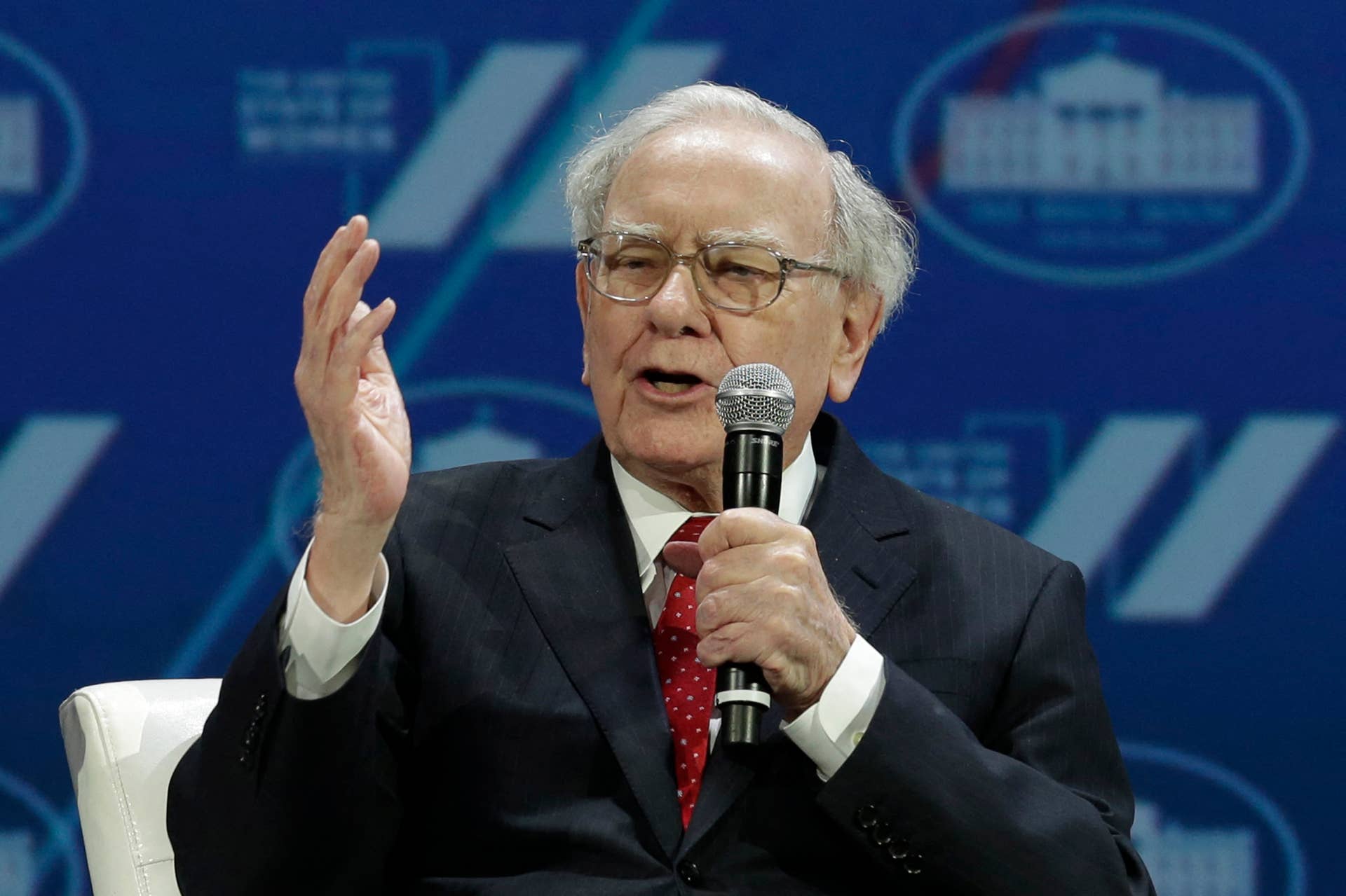 Buffett’s Berkshire drops bold $55M bet on struggling retail icon
