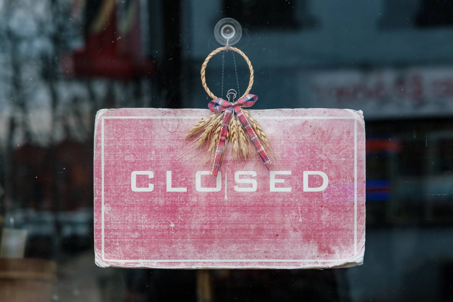 Cannabis company abruptly closes all stores amid lawsuits 