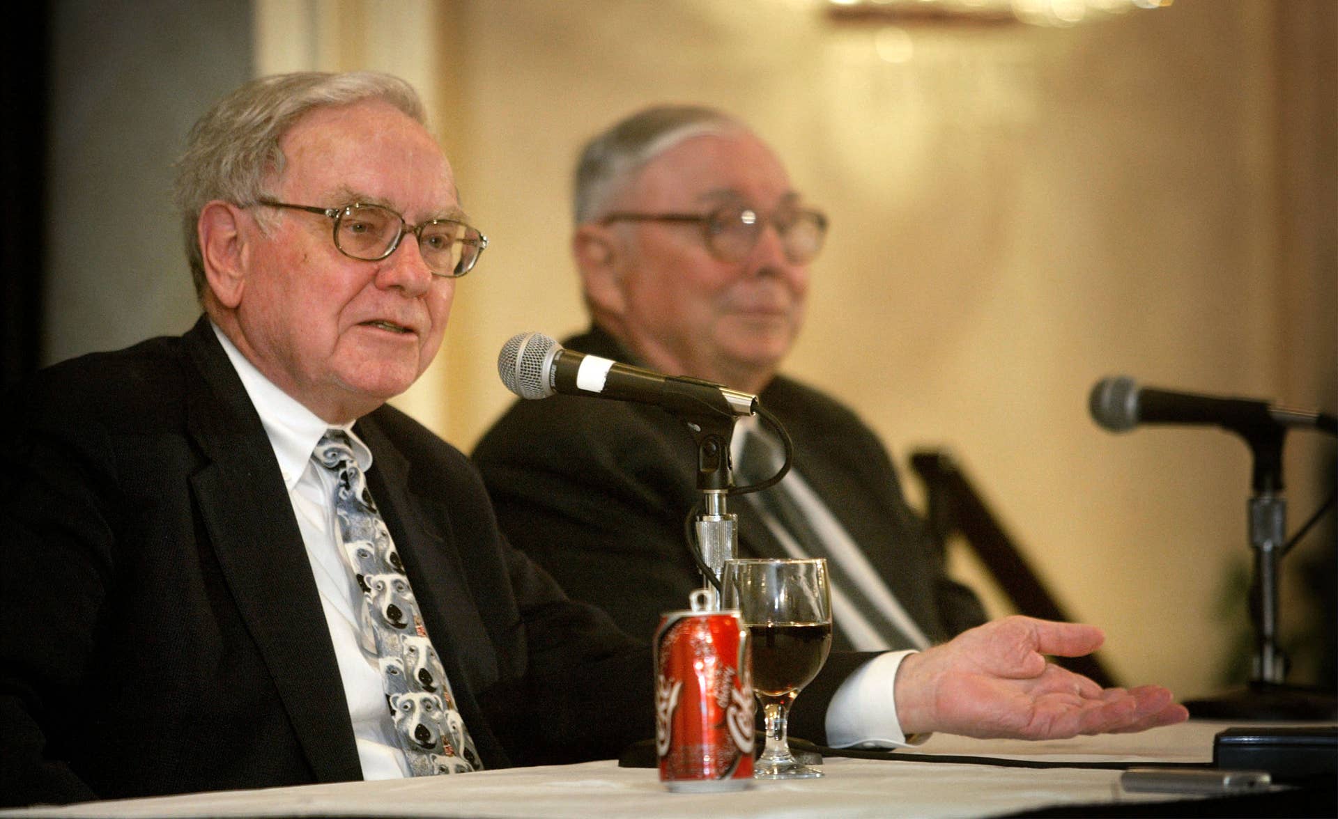 Warren Buffett earns a 20% dividend yield-on-cost with Coca-Cola stock