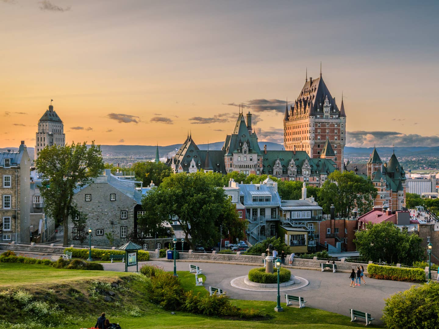 Airline Bets On France and Québec City Demand