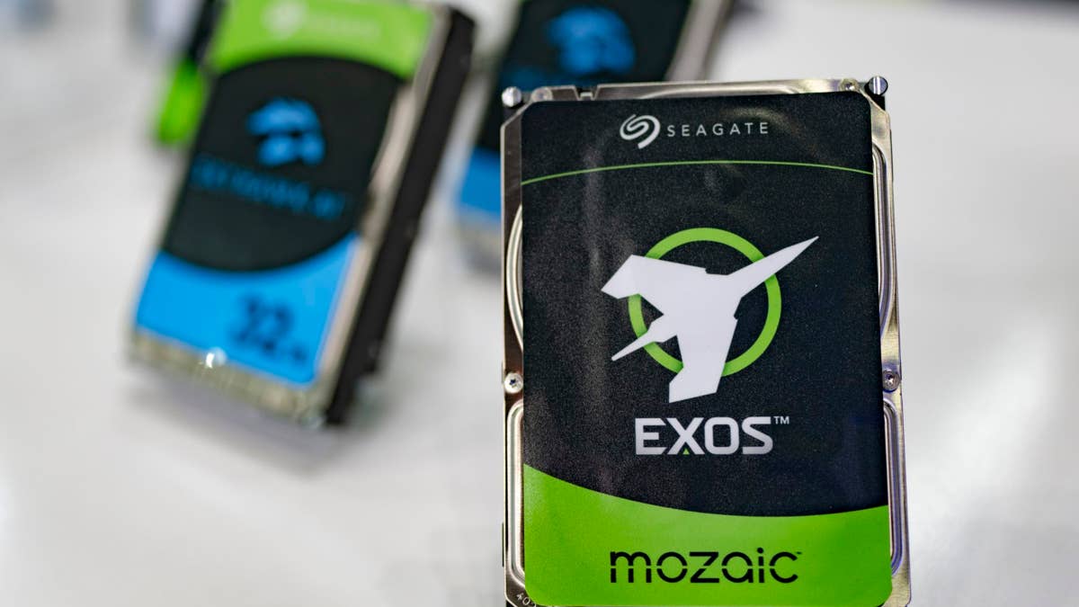 الرئيس التنفيذي لشركة Seagate يُصدر رسالة كاشفة حول الطلب المتزايد على بيانات الذكاء الاصطناعي