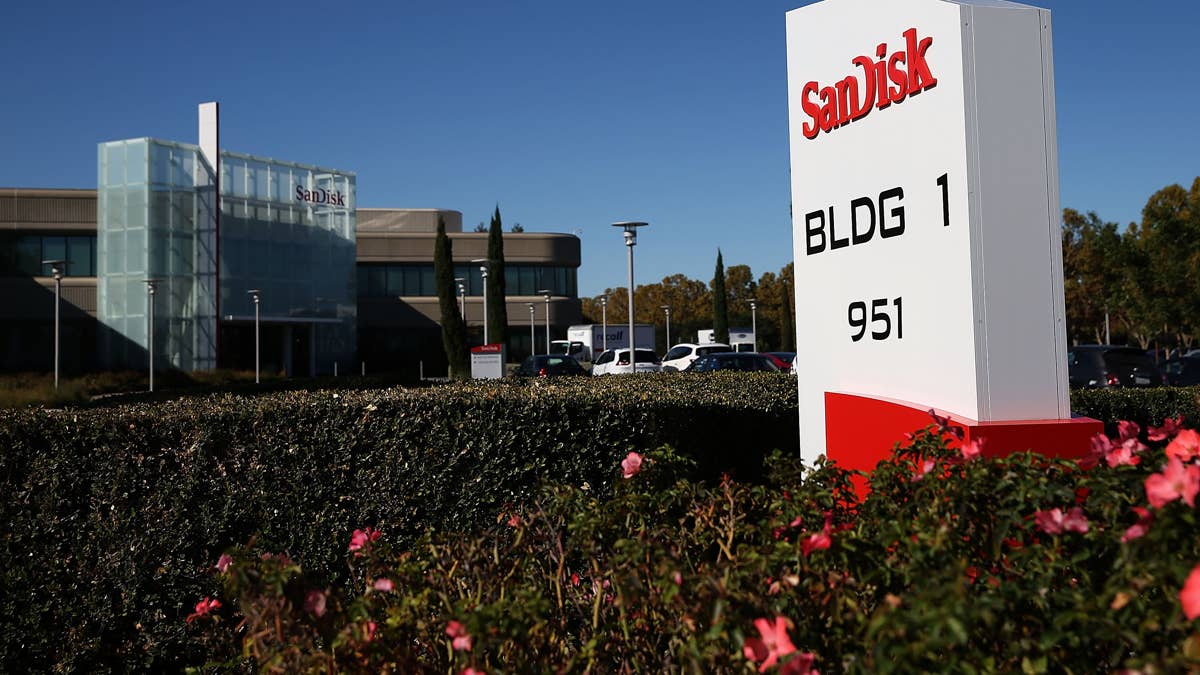 محلل من فئة 5 نجوم يحدد هدف سعر سهم SanDisk المذهل