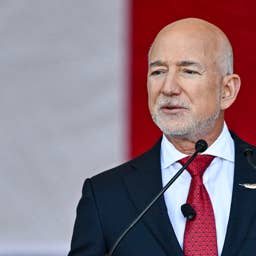 Jeff Bezos sends a strong message to Al-worried US workers
