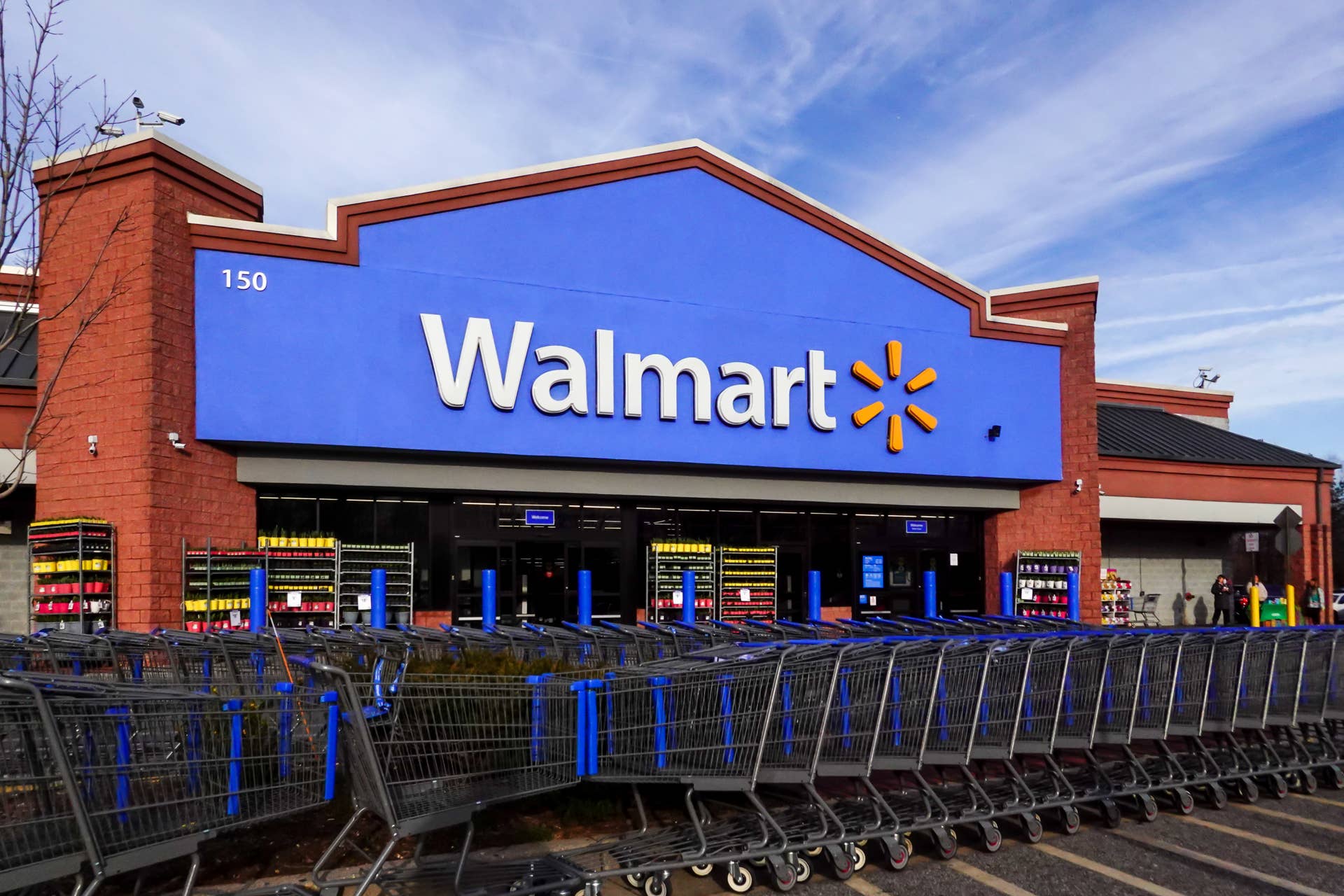 Wlmart Signs Walmart CEO sends shoppers troubling message on prices - TheStreet