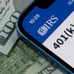 Fidelity flags major 401(k), IRA shift as people fight to save