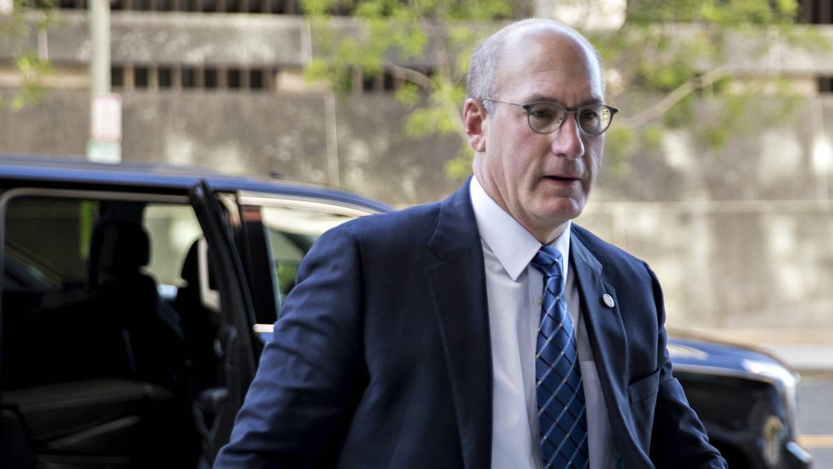 AT&T Shares Drop After Oppenheimer Downgrade