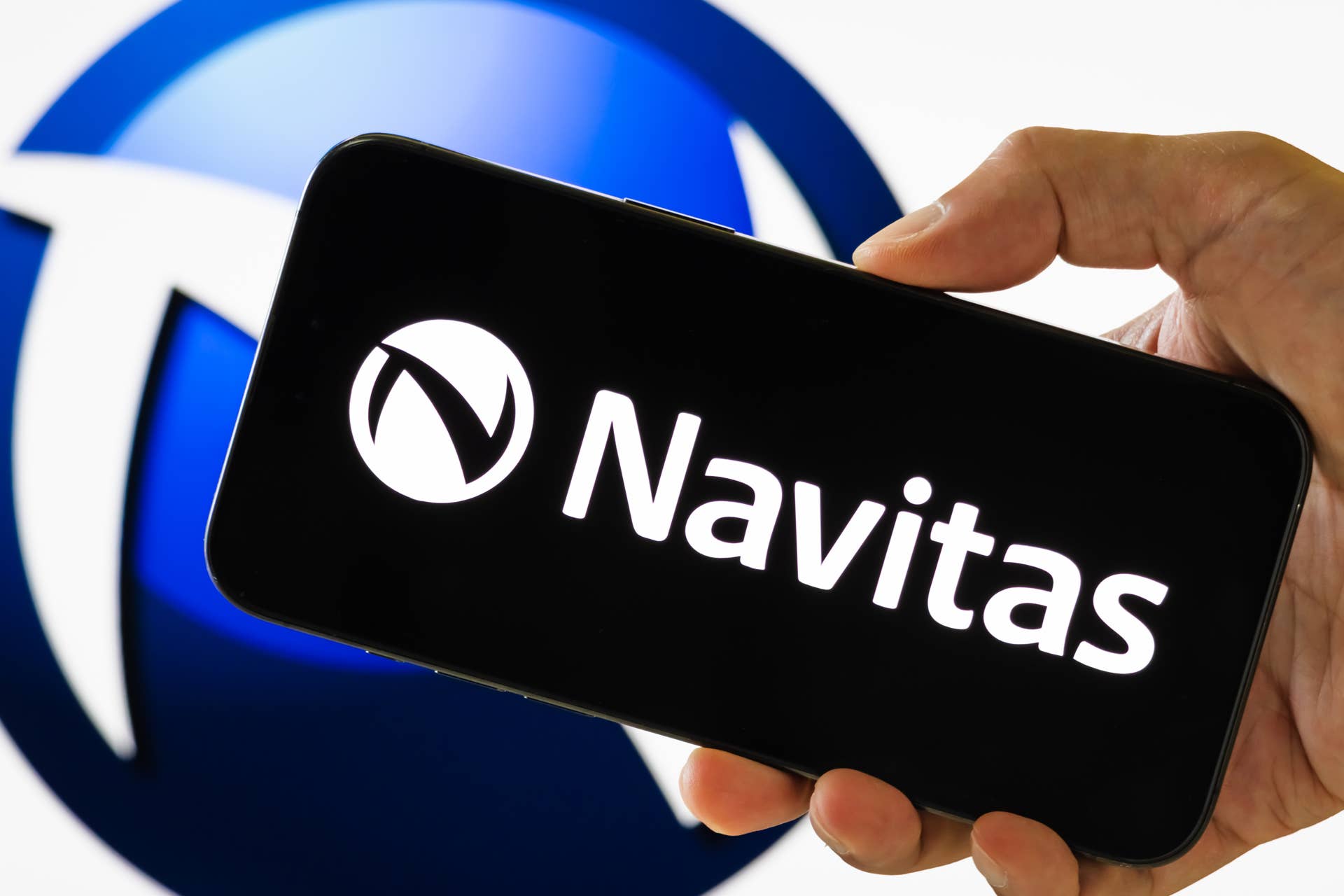 Navitas stock surges above analyst target