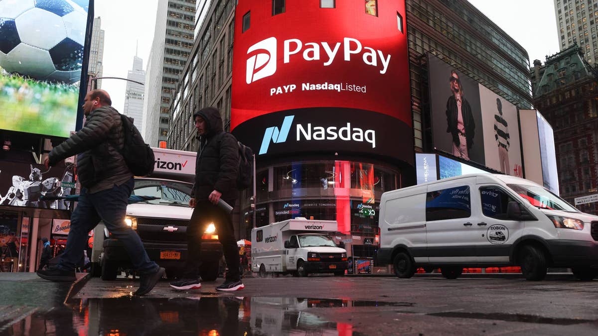 SoftBanks PayPay sends message to investors with $840M deal