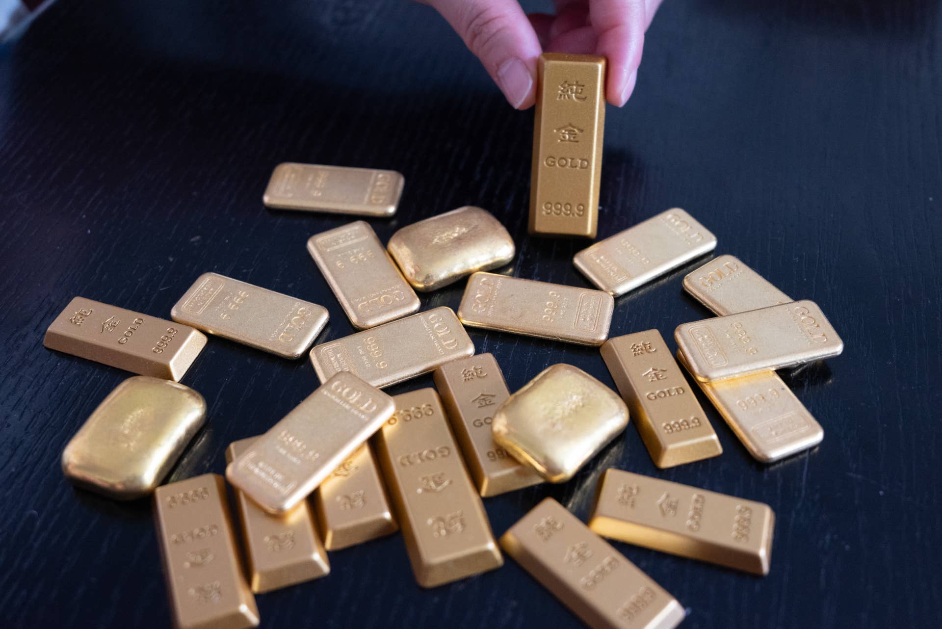 Gold loses its luster as rate-hike fears take over
