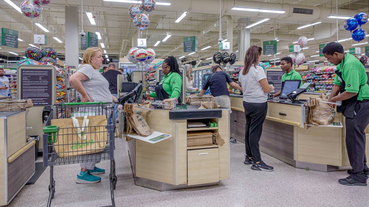 Publix adds viral dessert to bakery as customers pull back