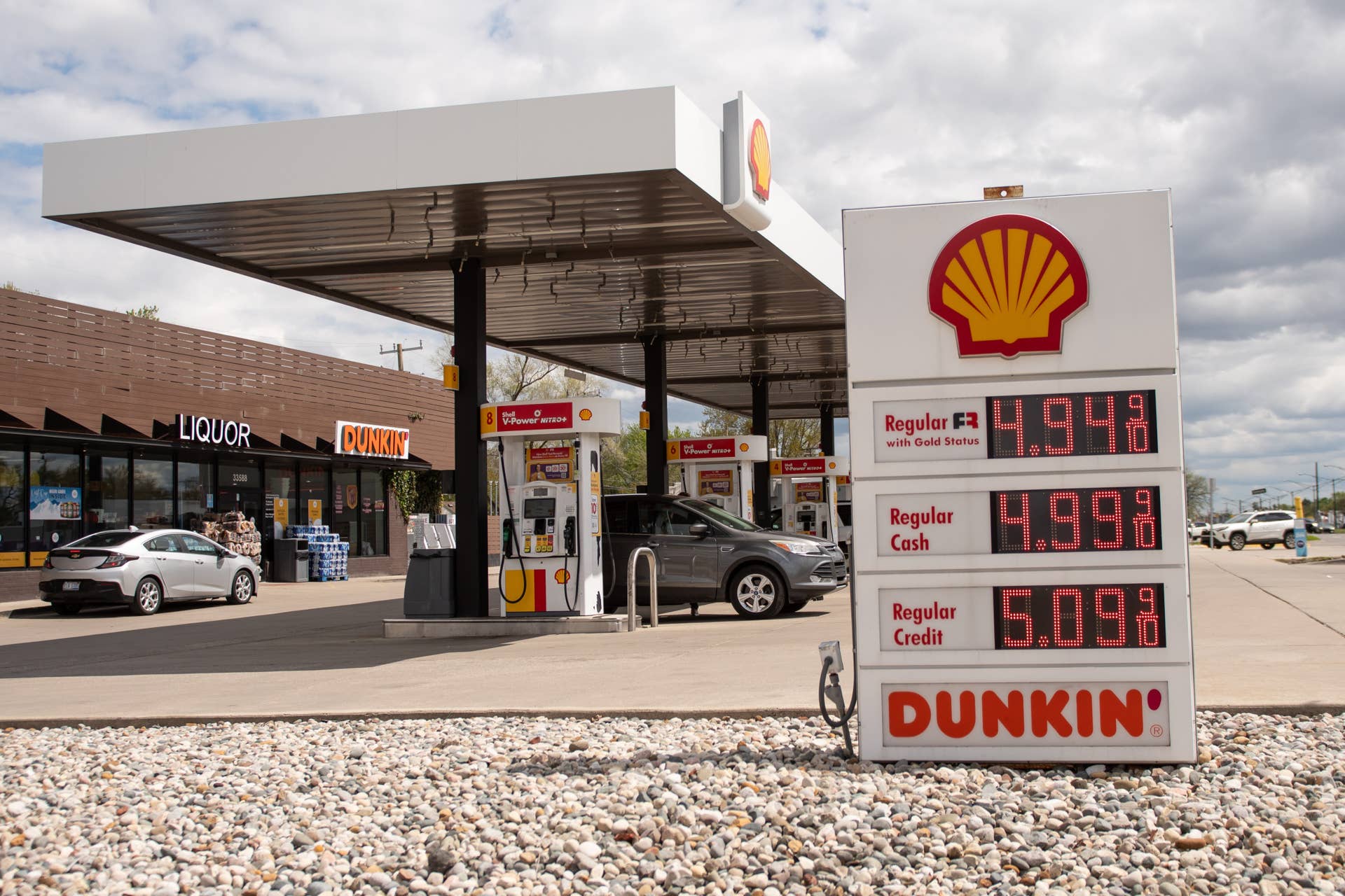 A view of a Shell station in Birmingham, Michigan